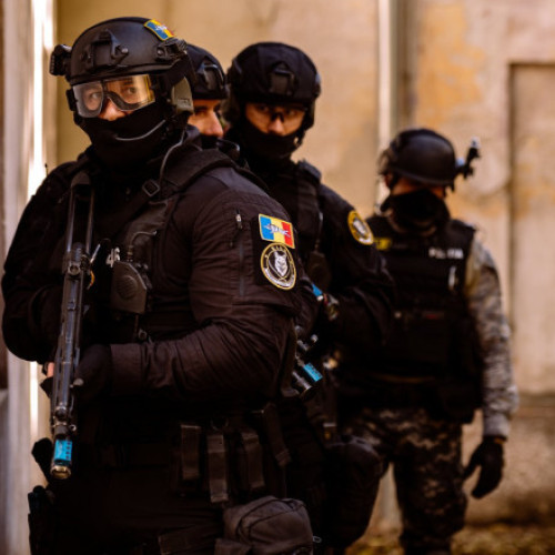 Poliția Română și DIICOT au destructurat grupări infracționale în cadrul operațiunii &quot;Ziua Z&quot;