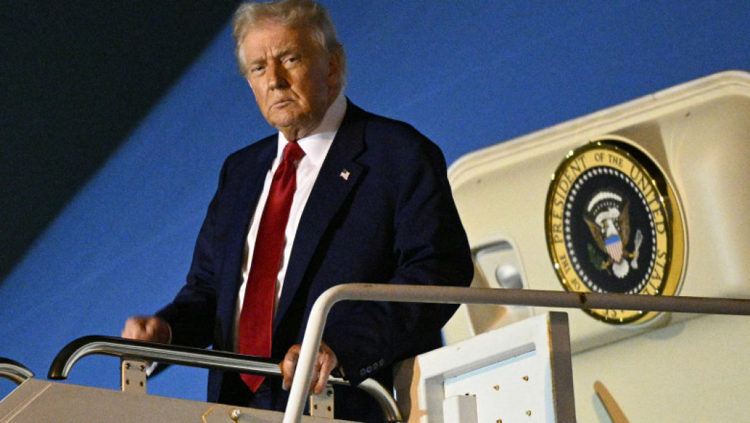 Spirit Airlines avertizată să păstreze distanța față de avionul președintelui Trump