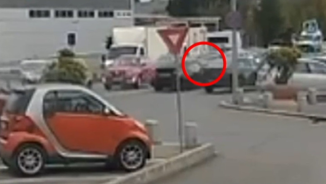 O femeie și fetița ei, lovite mortal pe o trecere de pietoni pe șoseaua Berceni