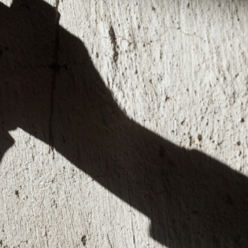 Femeia din Capitală surprinsă în tentativă de omor
Femeia din Capitală acuzată de tentativă de omor asupra soțului său în urma unor acte violente