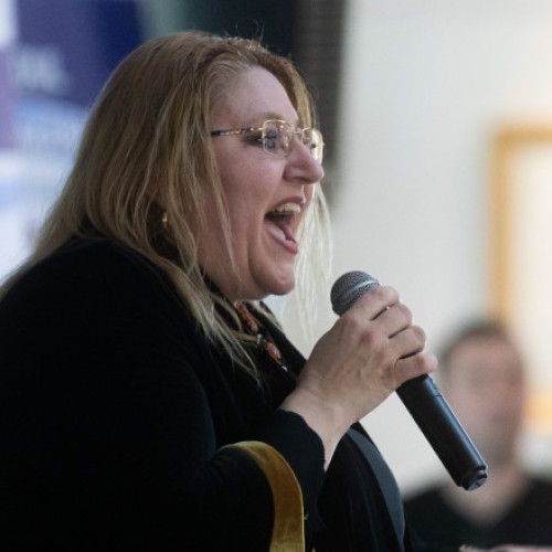 Video Circ în Parlament. Șoșoacă îl acuză pe Iohannis că bagă România în război: „De ce încărcăm țara cu soldați? Nu ne-a atacat nimeni”