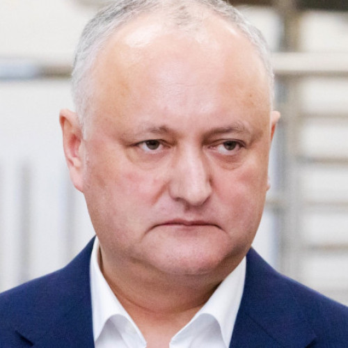 Uniunea europeană şi identitatea moldovenească, în lumina unor declaraţii recente: Ciolacu susţine unirea Republicii Moldova cu România, dar Dodon nu este de acord."


"România și Republica Moldova se confruntă cu divergențe legate de unitatea lor europeană: Ciolacu susține unirea, dar Dodon împiedică acest lucru