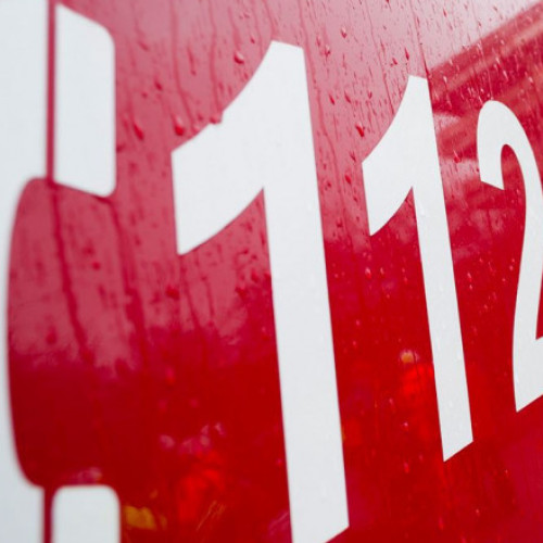 Tragedie în Roman: Bărbat de 56 de ani găsit spânzurat în fața ușii, după o ceartă cu soția. Poliția investighează cazul ca ucidere din culpă.