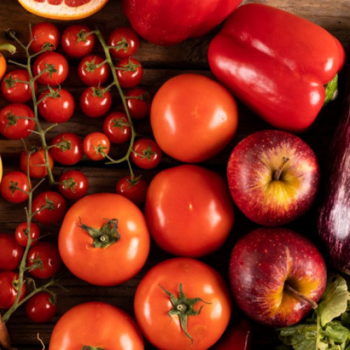 Nimeni nu știe cât de toxice sunt legumele și fructele, pentru că nu se testează. Oficial: E risc pentru sănătate, dar nu-s periculoase